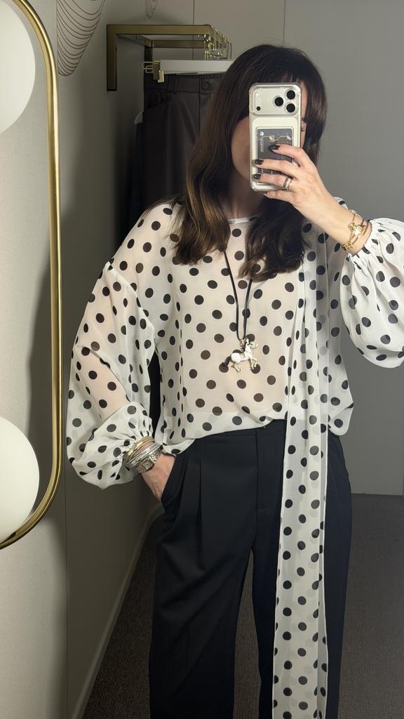 Блуза черно-белая в горох с шарфом