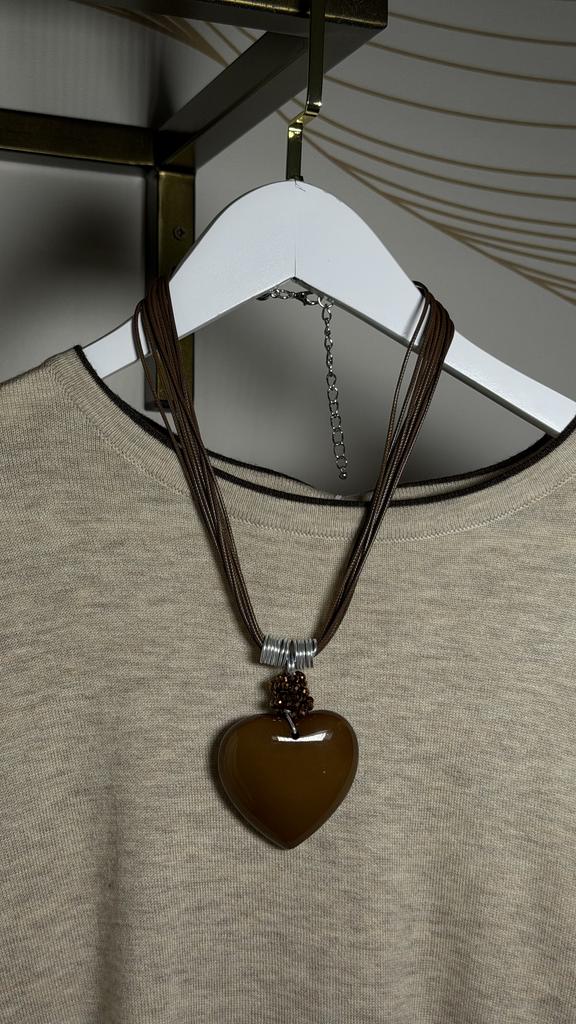 Украшение с карамельным сердцем