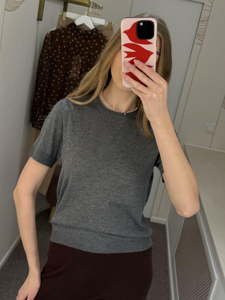 Футболка из трикотажа серая