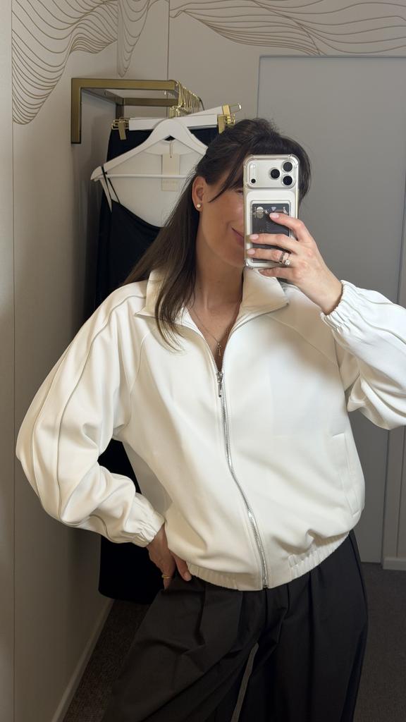 Жакет-бомбер  молочный