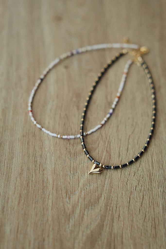 Украшение  чокер из бисера