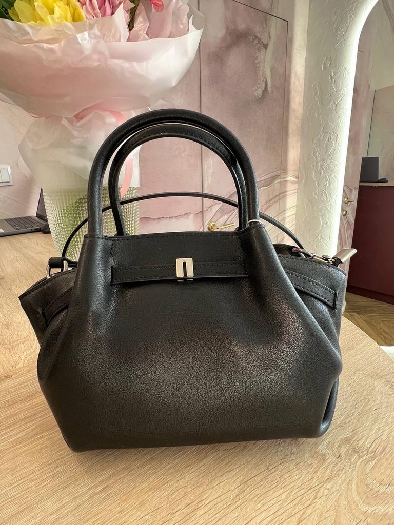 Сумка черная из натуральной кожи