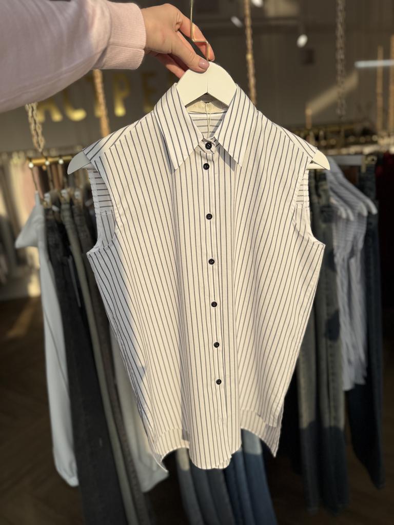 Рубашка без рукавов в полоску