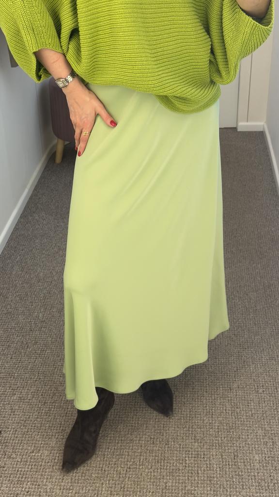 Юбка миди из шелка в  цвете оливка