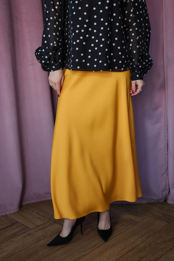 Юбка миди из шелка в  цвете желтая
