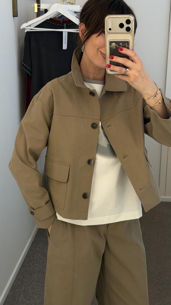 Куртка-Бомбер на оливкового  цвета