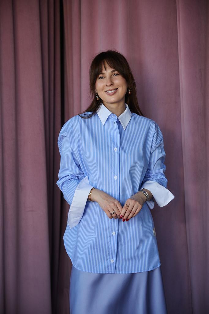 Рубашка  из  хлопка голубая  с белым воротником