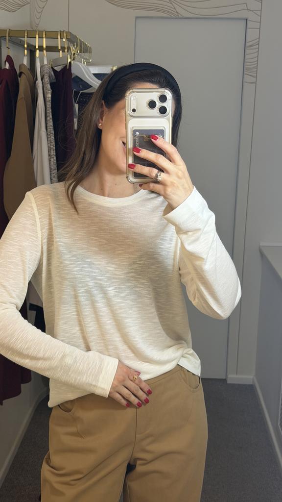 Лонгслив молочный из фактурной ткани