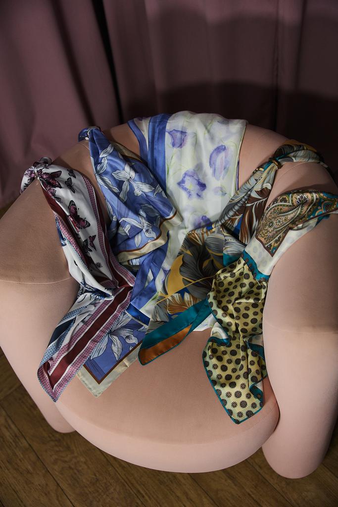 Платок шелк в комплекте с кольцом (ассорти)