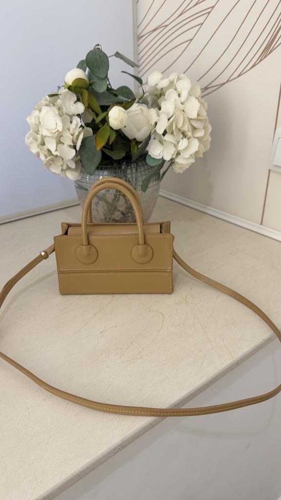 Сумка мини  из натуральной кожи карамельно-бежевая