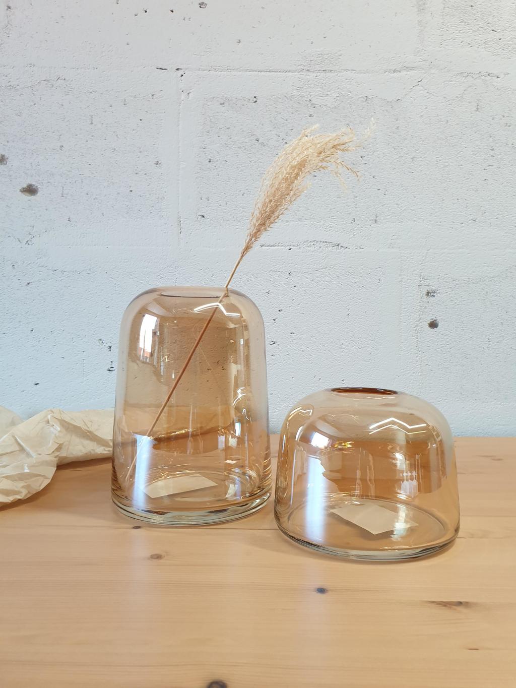 Ваза из цветного стекла золотая