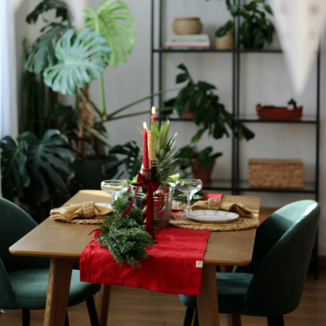 Набор столового текстиля с салфетками в оттенке Песочный и Рождественской дорожкой