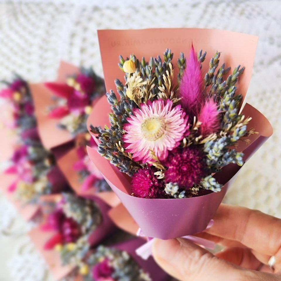 Мини-букет комплимент из сухоцветов в ягодной гамме, коллекция "Крымский Прованс"