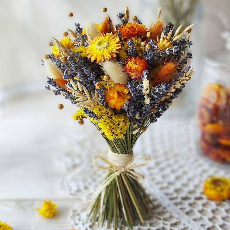 Букет комплимент из Крымского лавандина и сухоцветов "Яркие краски осени", L