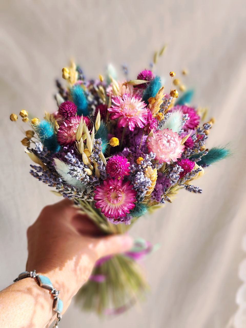 Букет из Крымского лавандина и сухоцветов в розово-мятной гамме