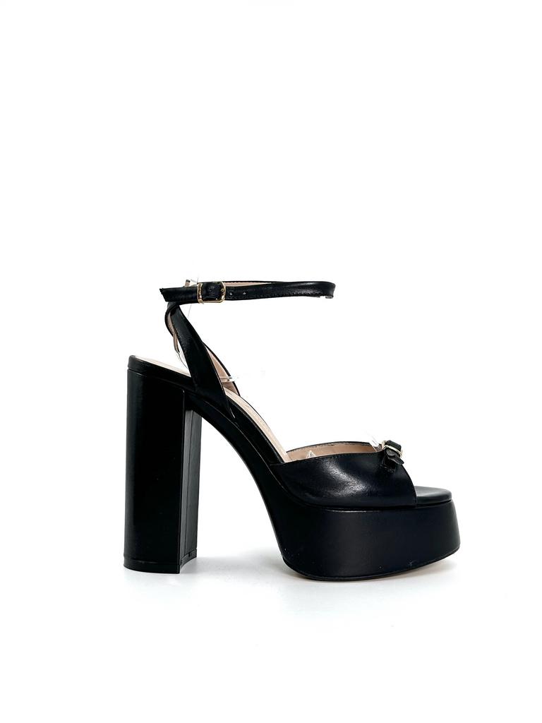 Босоножки  CHI