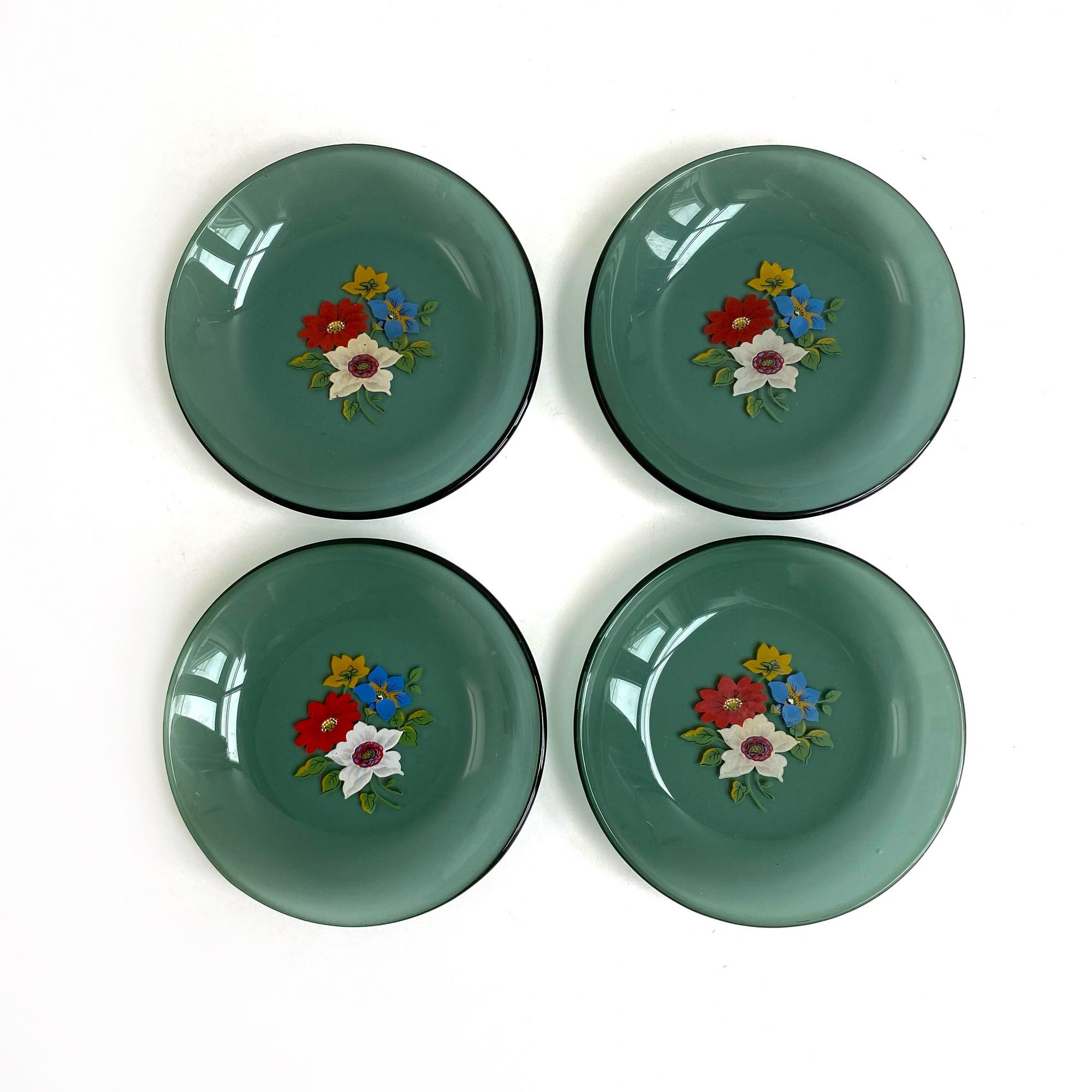 Розетка из цветного стекла