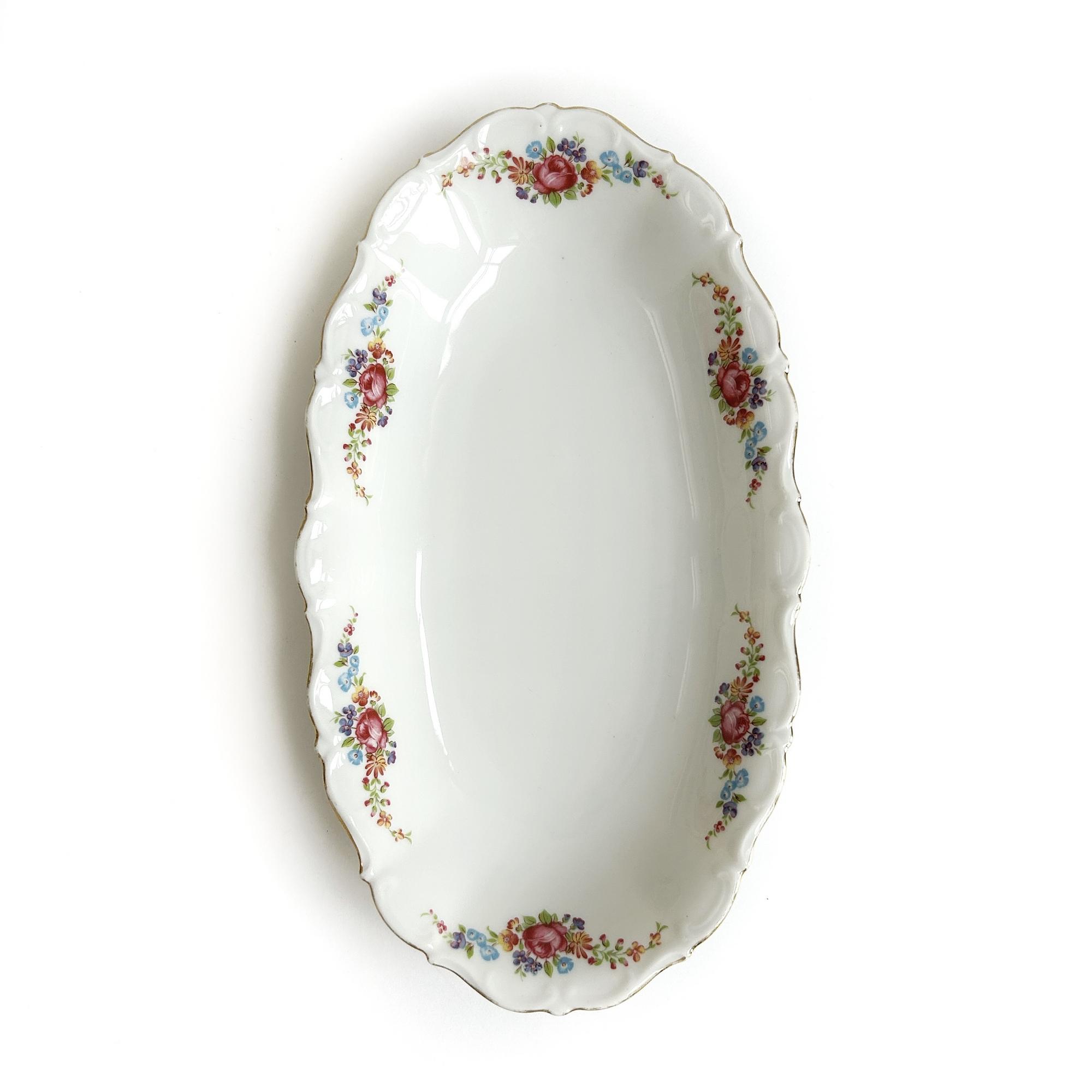 Блюдо из фарфора