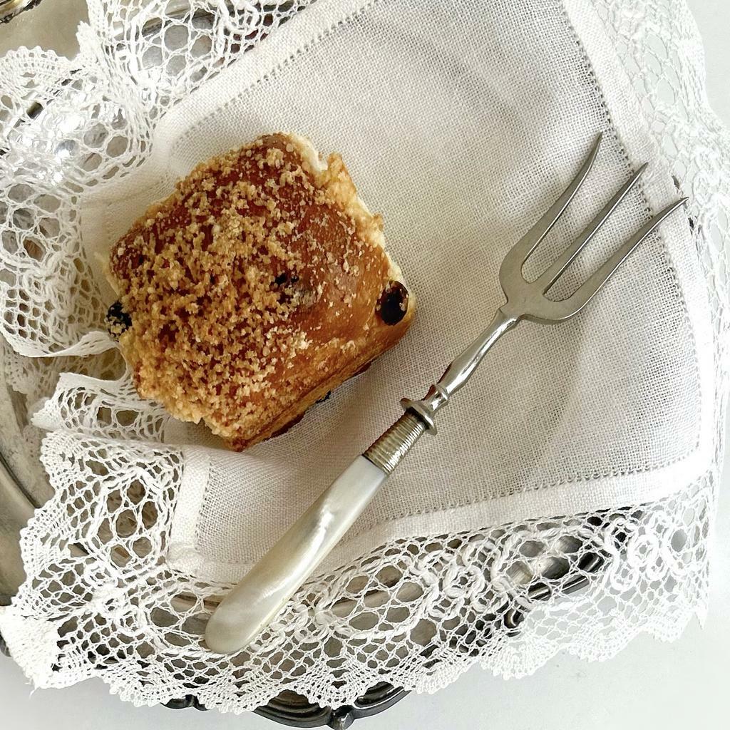 Вилка с перламутром для хлеба