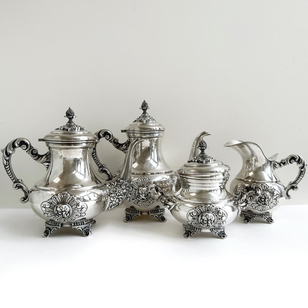 Предметы из старинного сервиза из металла с серебрением