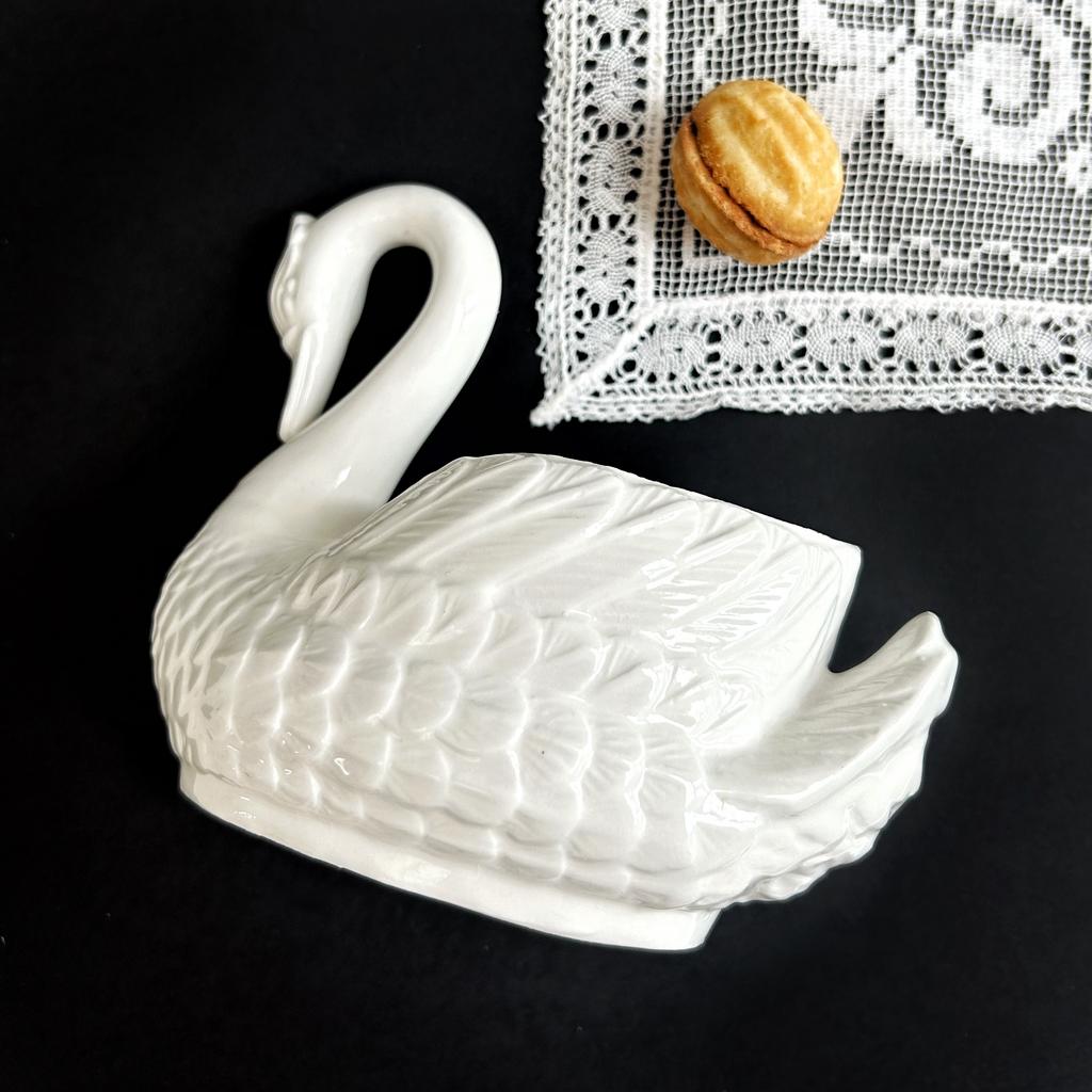 Ваза-кашпо «Лебедь»