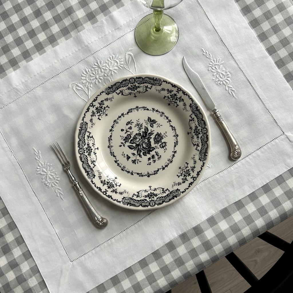 Плейсмат ручной работы с вышивкой