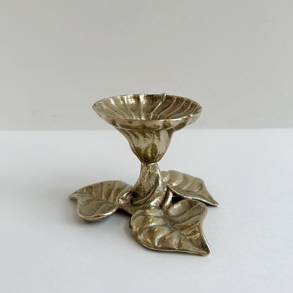 Подсвечник из латуни «Цветок»