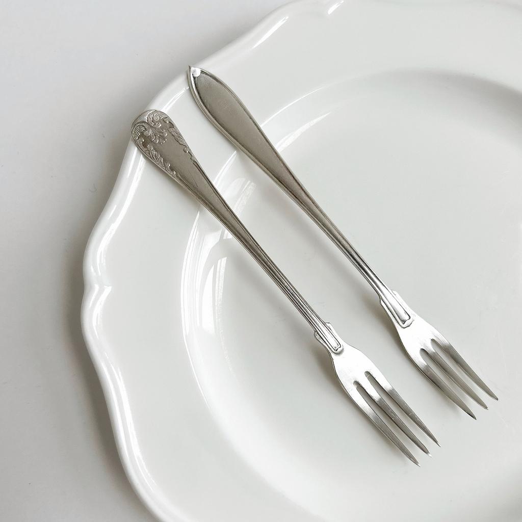 Пара маленьких вилочек, серебрение
