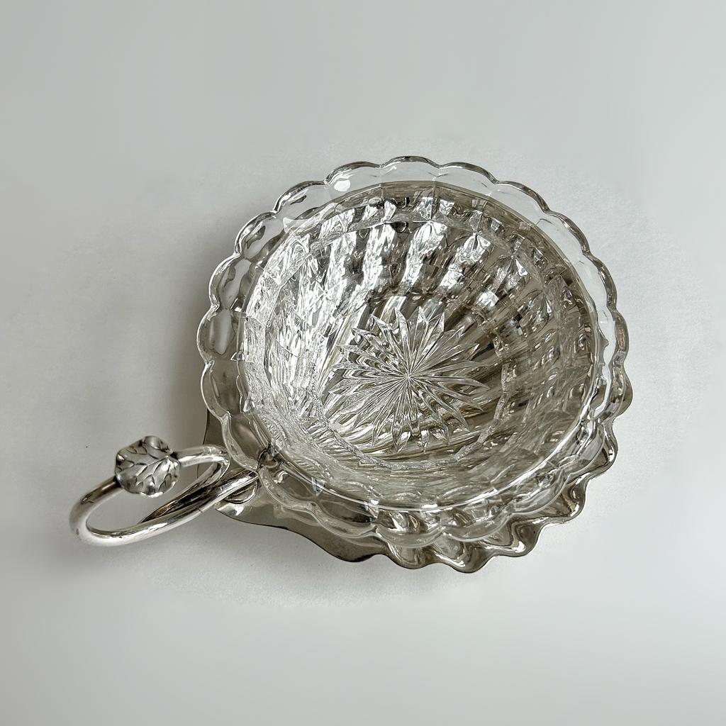 Стариннная икорница, Англия