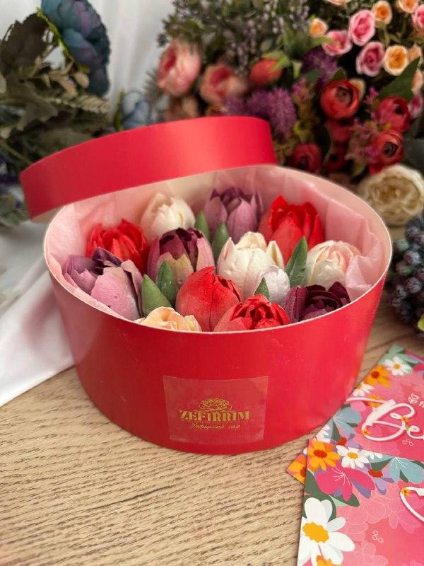 шляпа тюльпаны d16