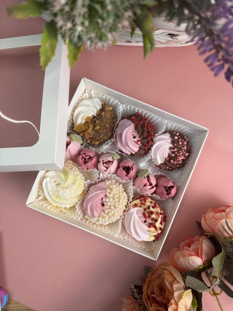 Мининабор из завитков в шоколаде с тюльпанами