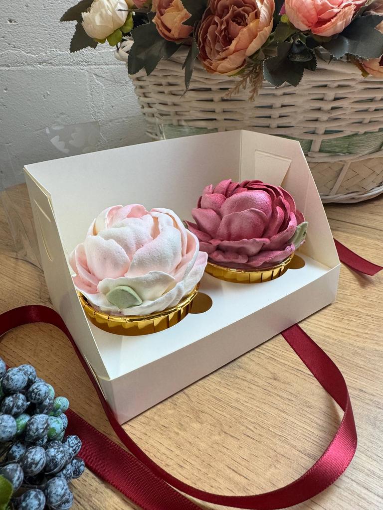 Набор из двух капкейков Пионы