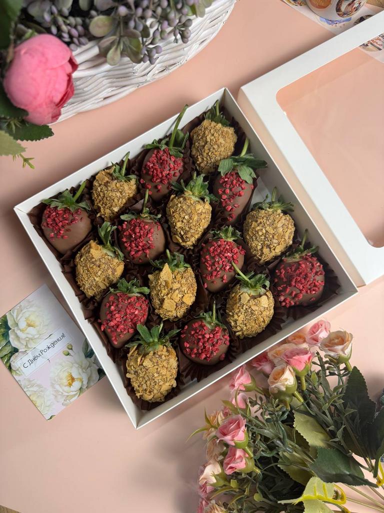 Хит! Клубника 16 шт в молочном шоколаде