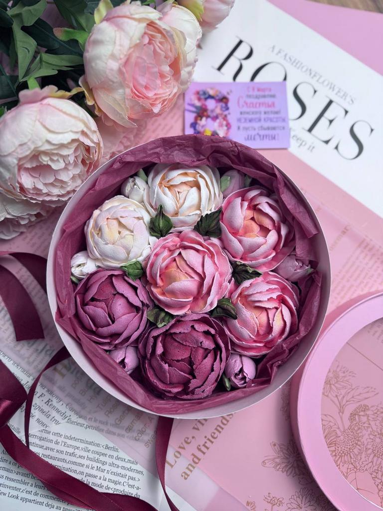 ХИТ! Набор пионов в шляпной коробочке D20