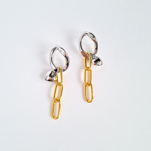 Биколорные серьги с сердечками