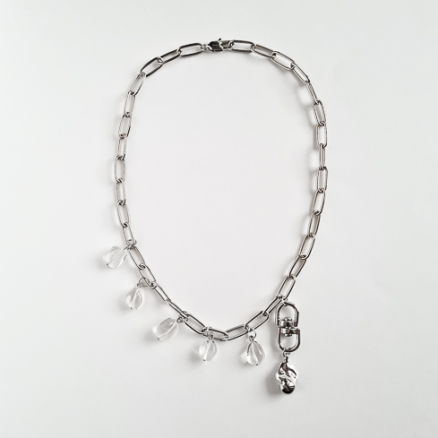 Колье-цепь серебристое с бусинами из горного хрусталя