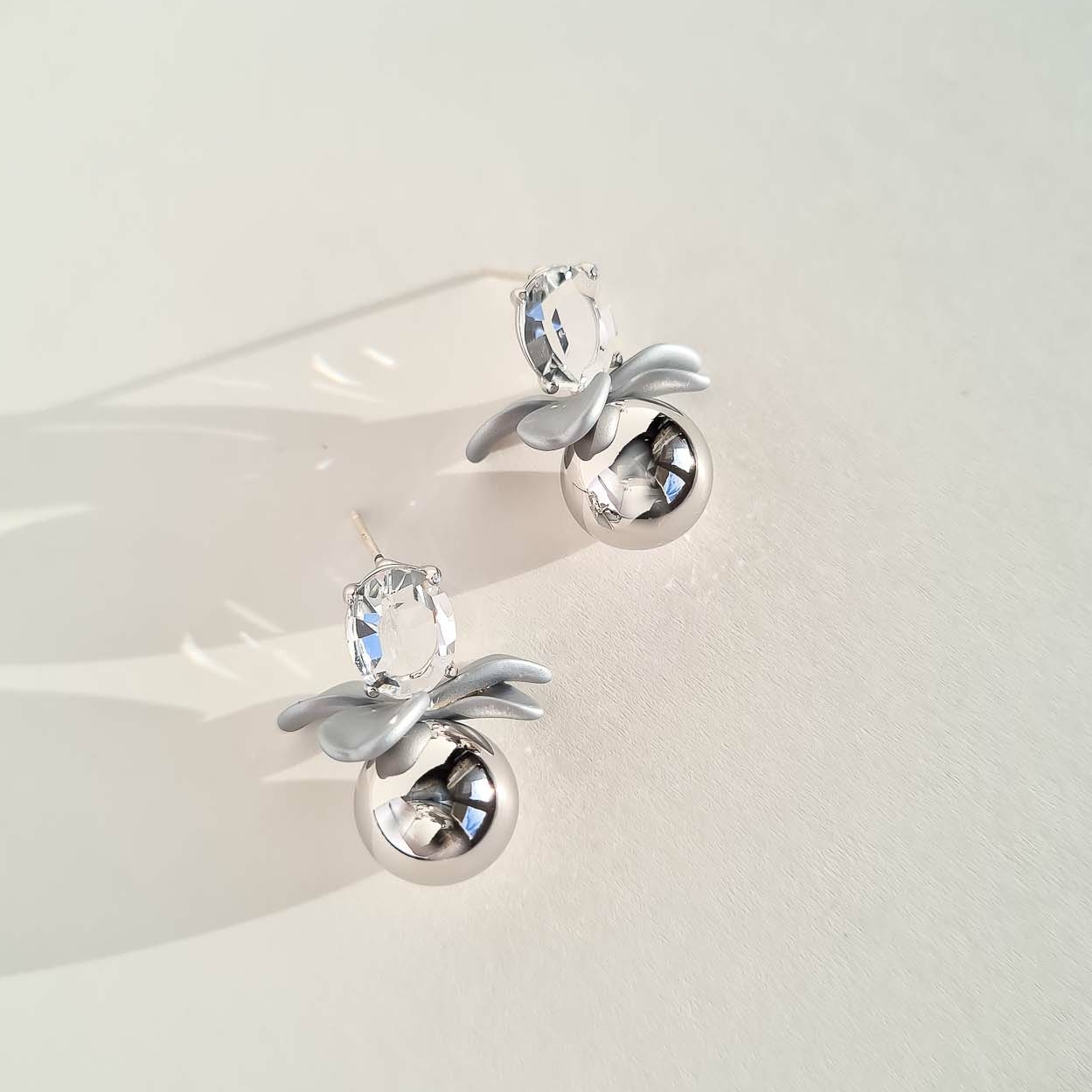 Серьги NUANCE цветочный блеск с кристаллами