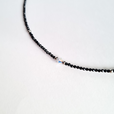 Чокер ELINICE из чёрной шпинели с кристаллом Swarovski
