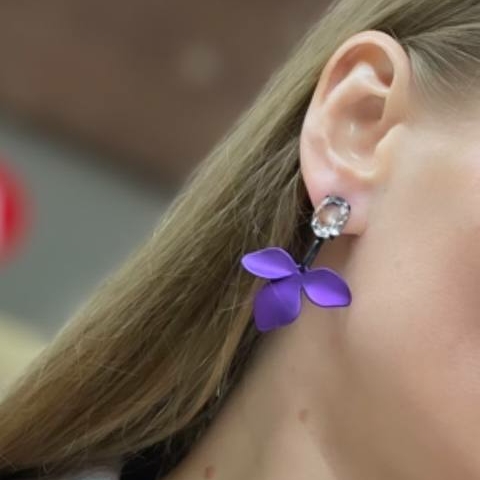 Серьги NUANCE фиолетовые цветы с кристаллами