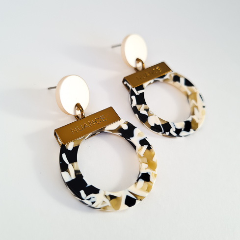 Серьги NUANCE золотистые кольца с пластинкой айвори