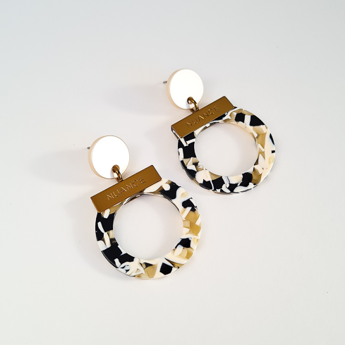 Серьги NUANCE золотистые кольца с пластинкой айвори