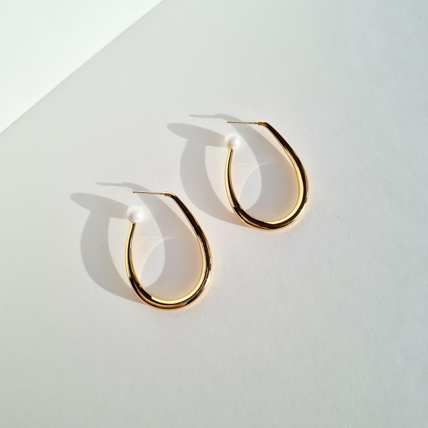 Серьги NUANCE золотистые лаконичные с жемчугом