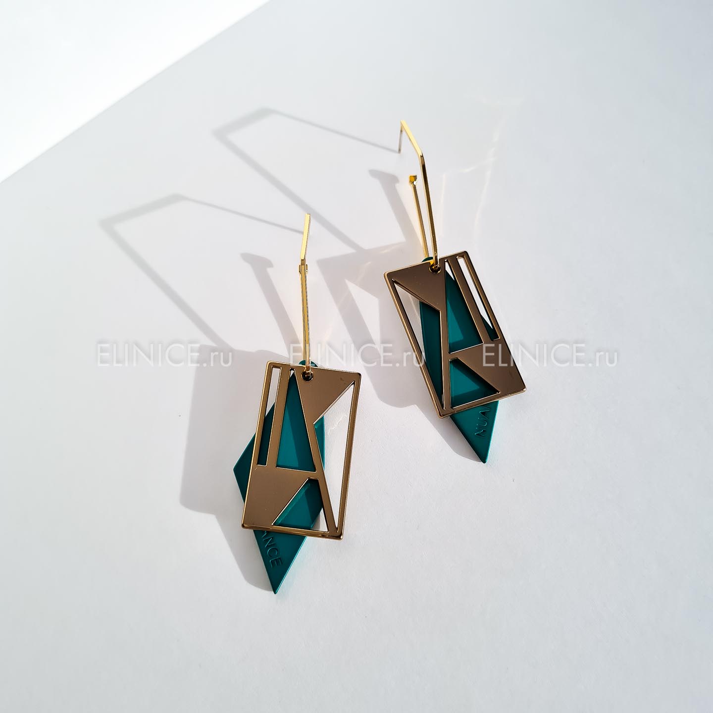 Серьги NUANCE геометрия зелёные золотые
