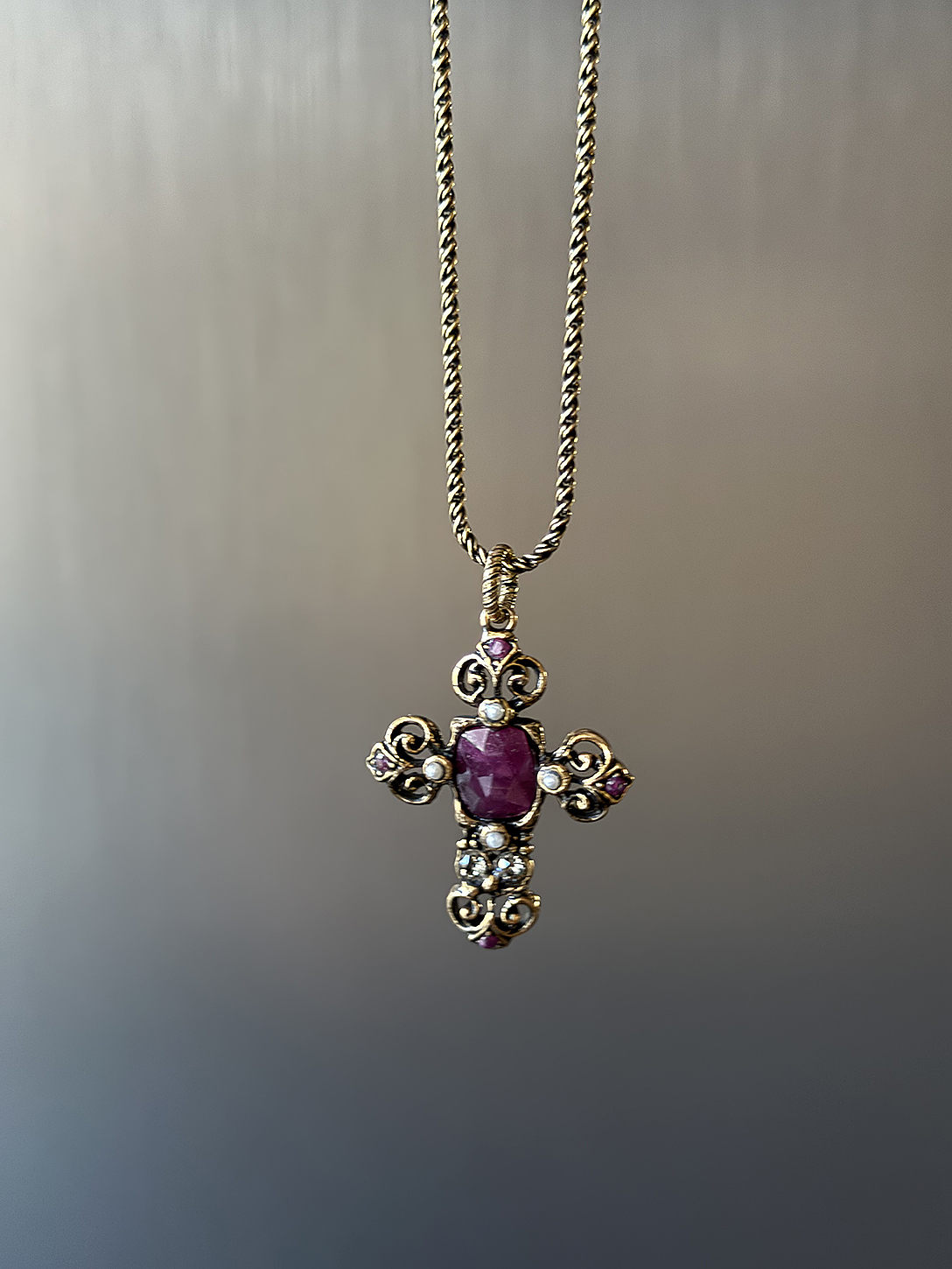 Колье c рубином, жемчугом и Swarovski ALCOZER & J C108FX24