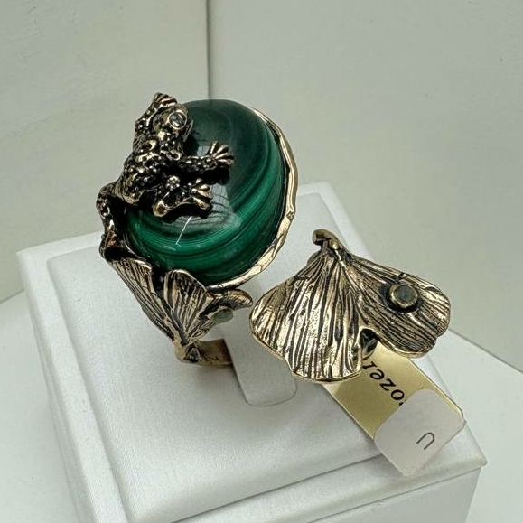 Кольцо с малахитом, изумрудом и Swarovski ALCOZER & J A78VE24