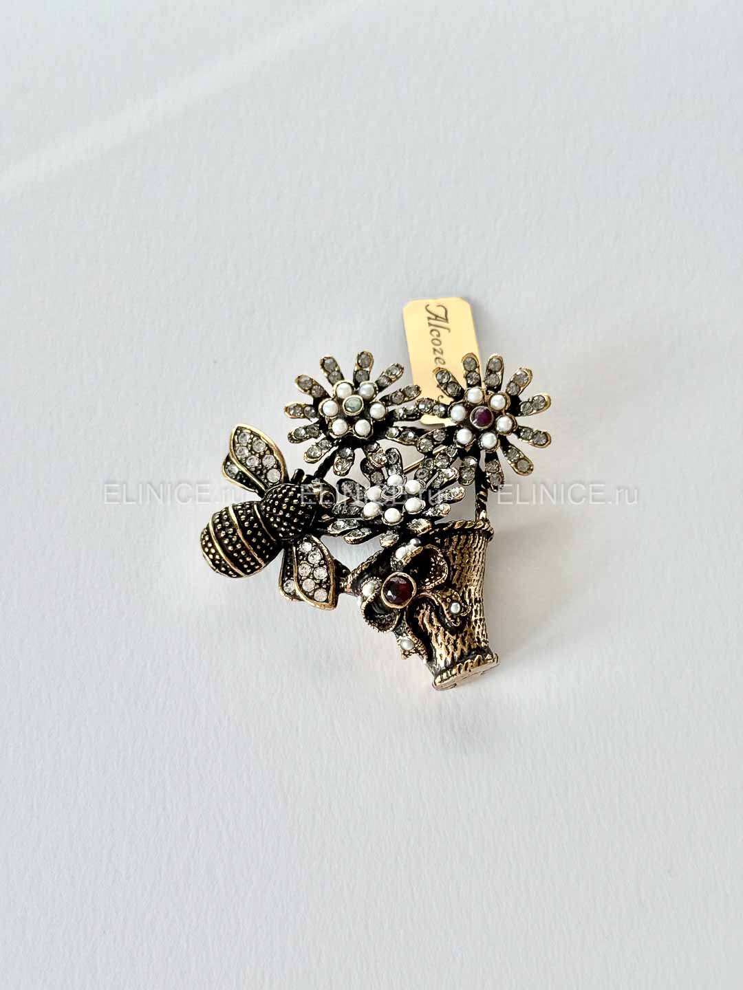 Брошь с гранатом, жемчугом, рубином, изумрудом и Swarovski ALCOZER & J S4440C