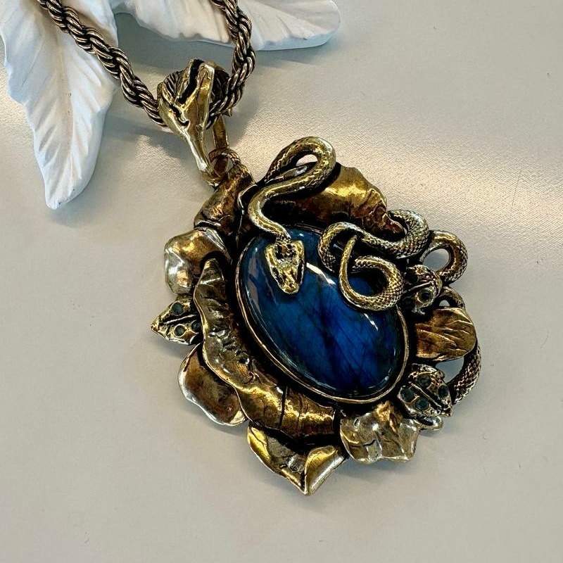 Колье с лабрадором и изумрудом ALCOZER & J C168GM24