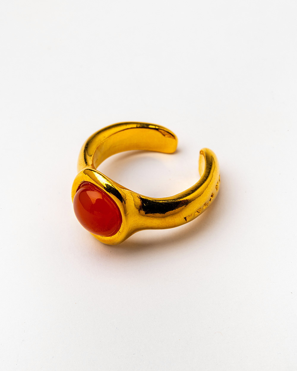 Кольцо Velatti R-130-010 с сердоликом