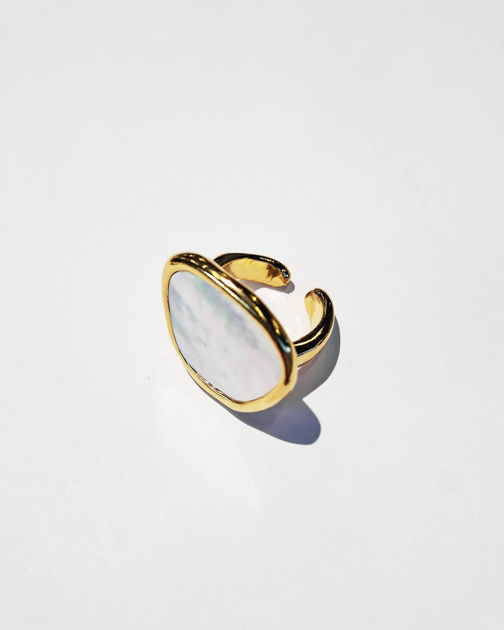 Кольцо Velatti R-257-037a с перламутром