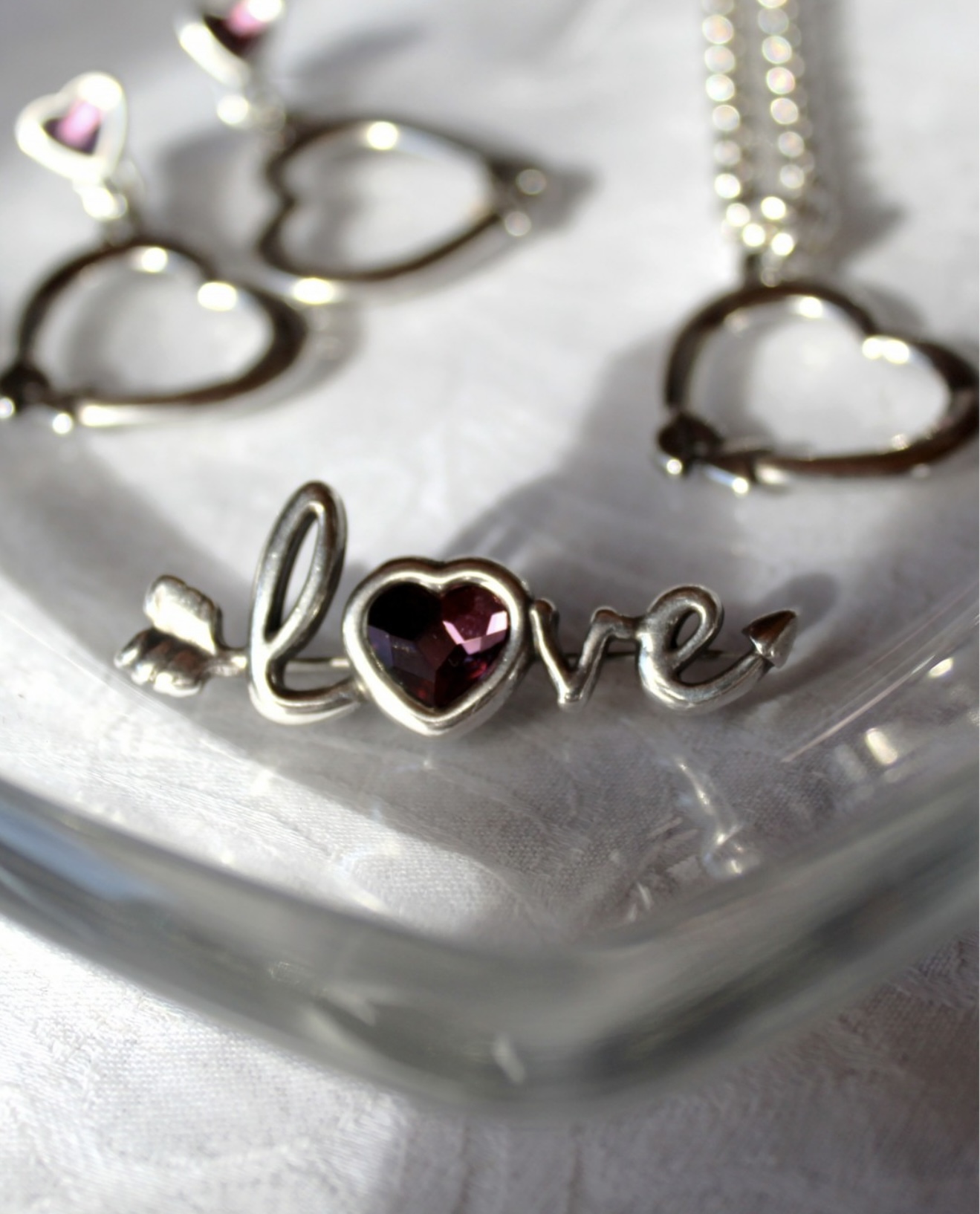 Брошь CICLON 22E900-09 LOVE